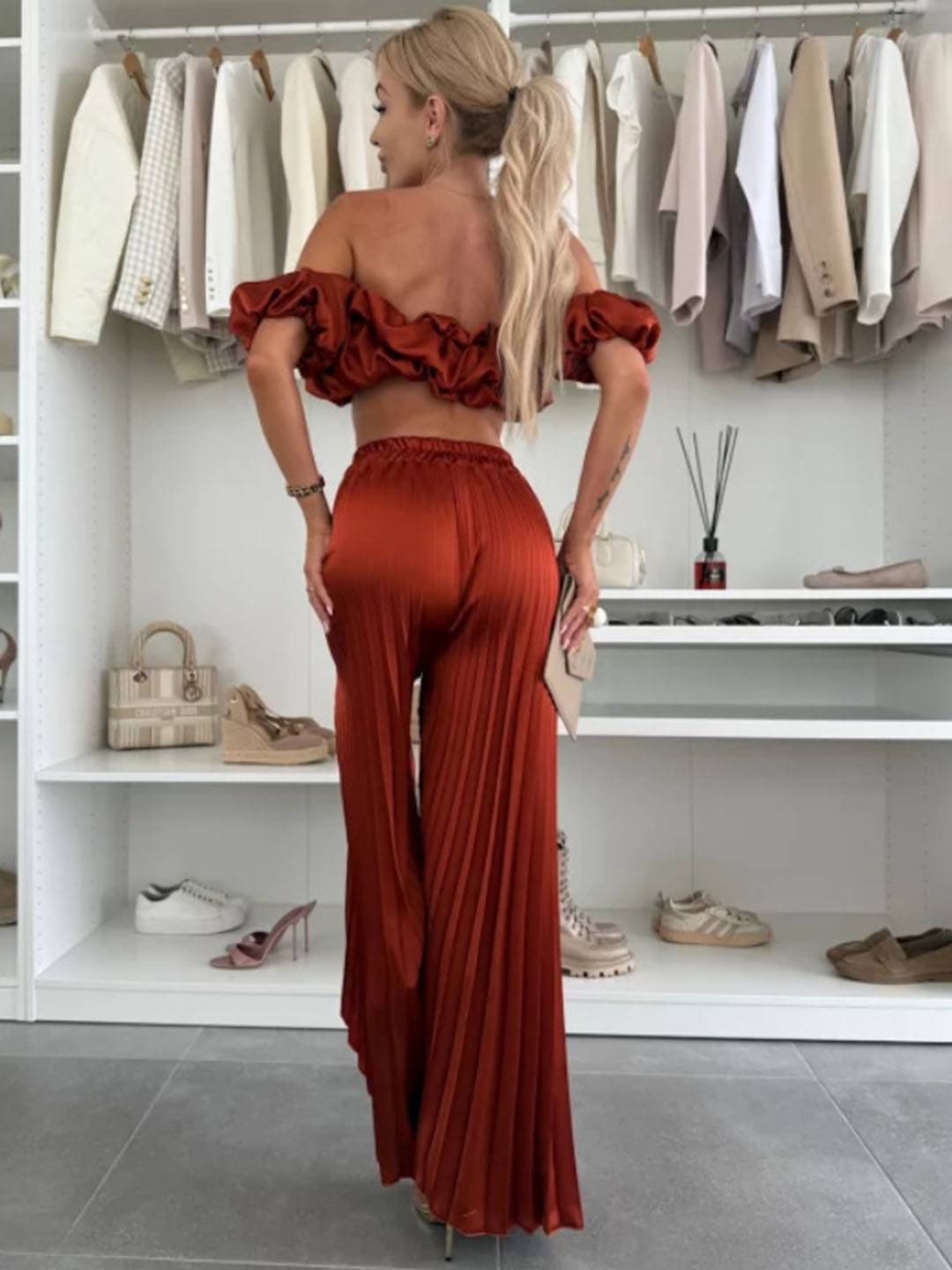 Araceli | Zweiteiliges Set mit Plisseehose und schulterfreiem Oberteil