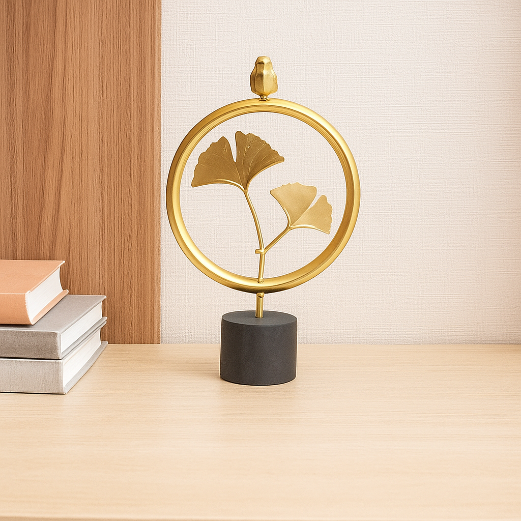 GoldenGrove – Minimalistische Ginkgo-Blatt Skulptur für eleganten natürlichen Charme