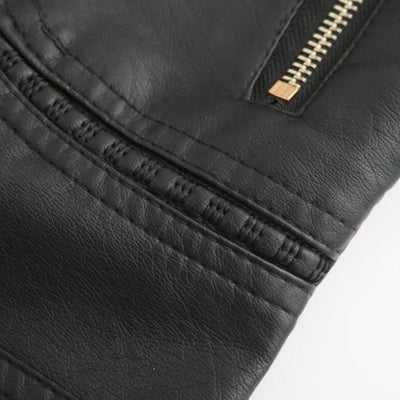 Schicke Lederjacke im Moto-Stil für Damen