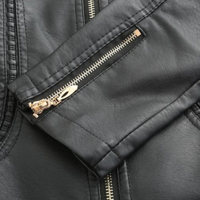 Schicke Lederjacke im Moto-Stil für Damen