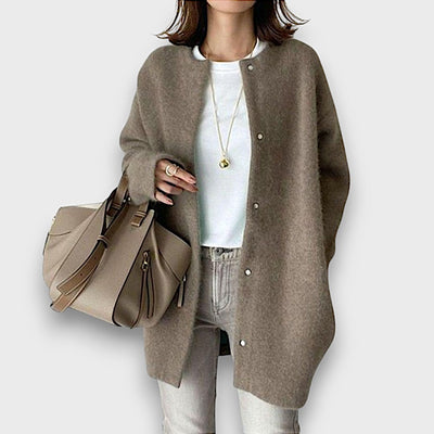 Teresa – Weicher Wollcardigan mit eleganter Linie