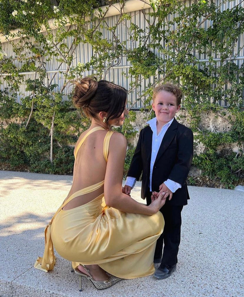 Xynara ™ | Elegantes schulterfreies Kleid mit Schnürung