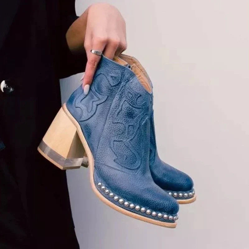 Sue™ Norwich bestickte Lederstiefel