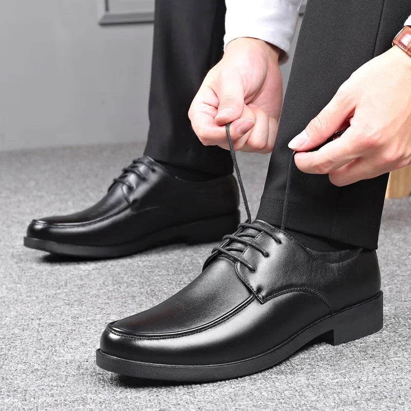 Derbies für Herren - Sommerliche schwarze Oxford Business Schuhe