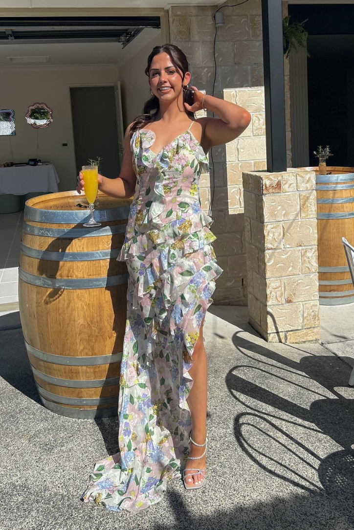 Arlina ™ | Weißes Rüschenkleid mit Blattmuster