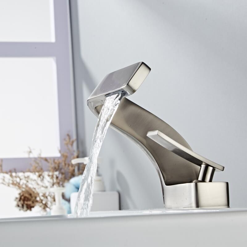 AquaArc Moderner Küchenwasserhahn