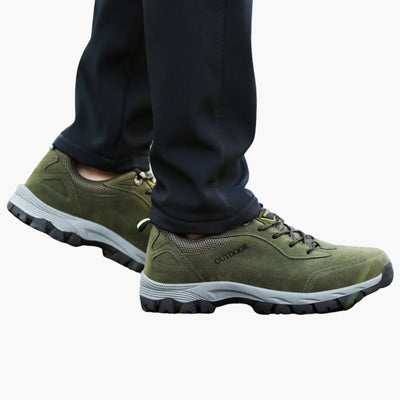 Herren schuhe mit Schnürverschluss und Profilsohle