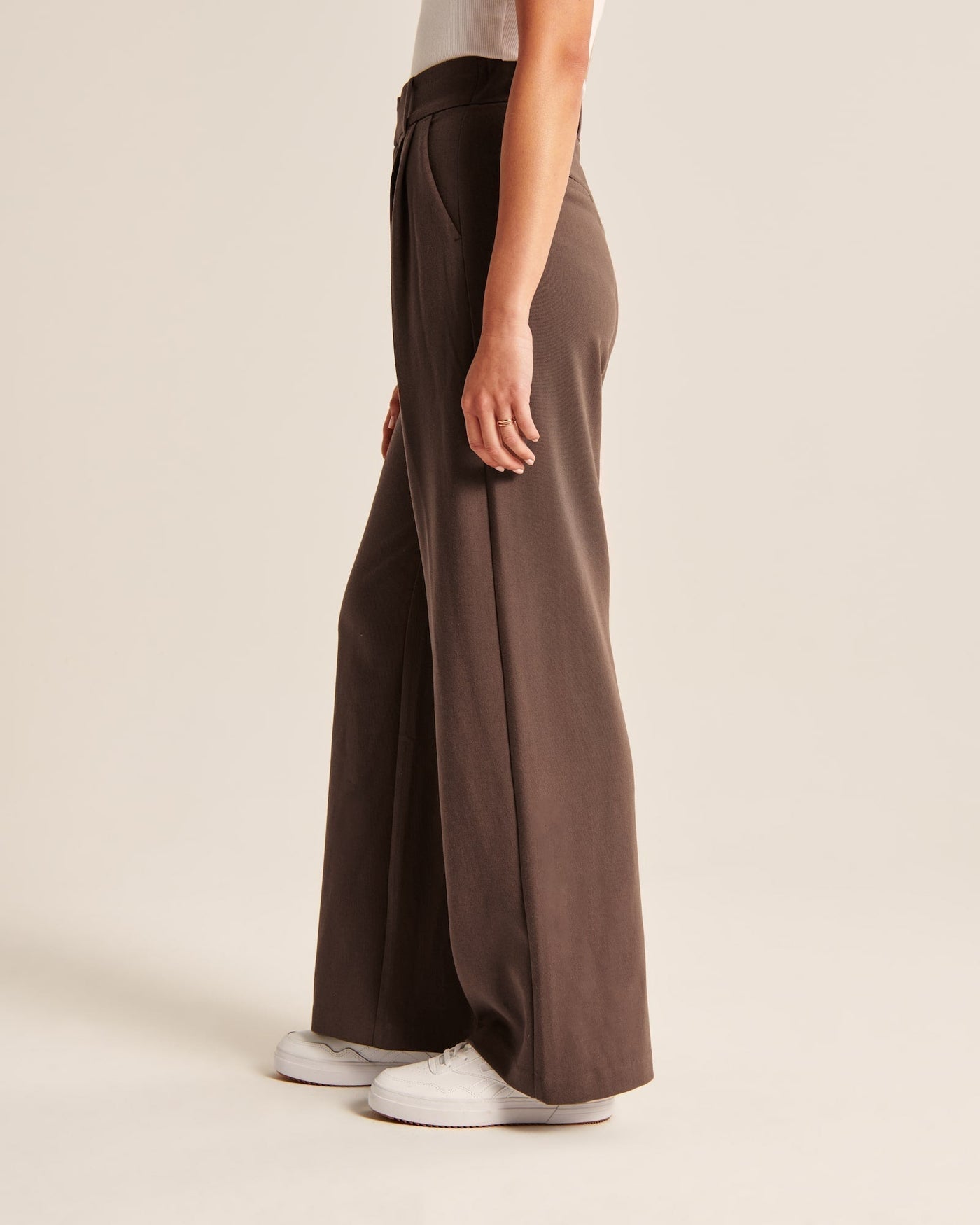 Weite Stoffhose mit Falten | Hohe Taille | Klassischer Schnitt