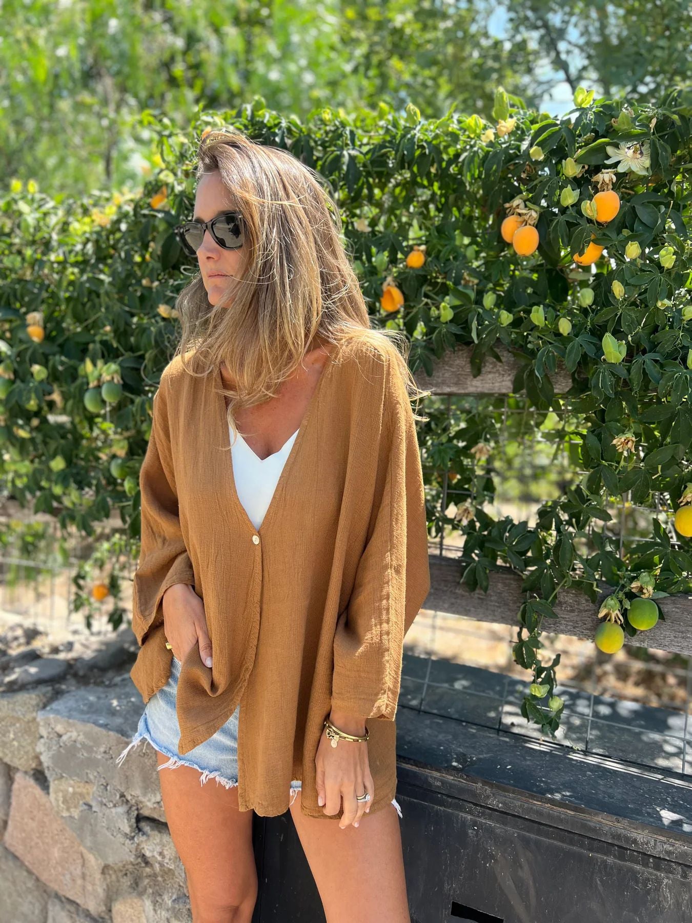 Bluse mit Knopfdetail | Lockerer Schnitt | Luftige Struktur