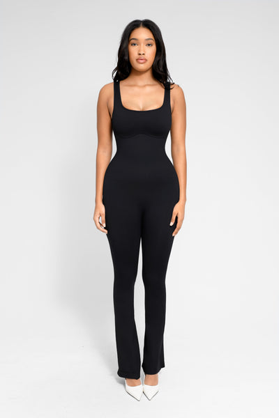 Ausgestellter Jumpsuit mit quadratischem Ausschnitt