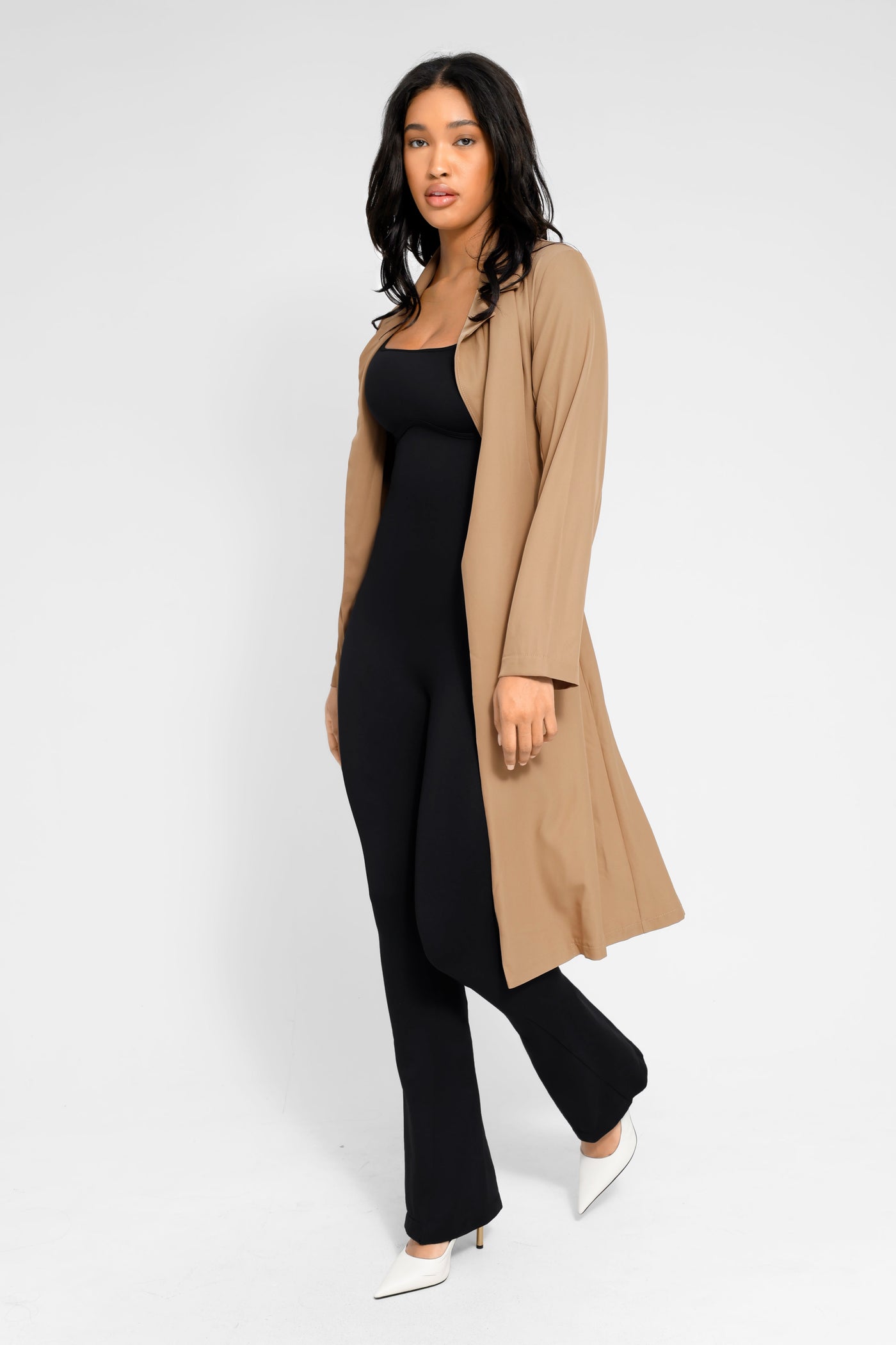 Ausgestellter Jumpsuit mit quadratischem Ausschnitt