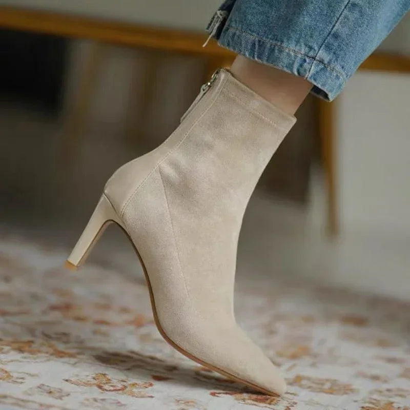 Atelier Stiefel | Sommerliche Wildlederstiefel mit hohem Absatz für Damen