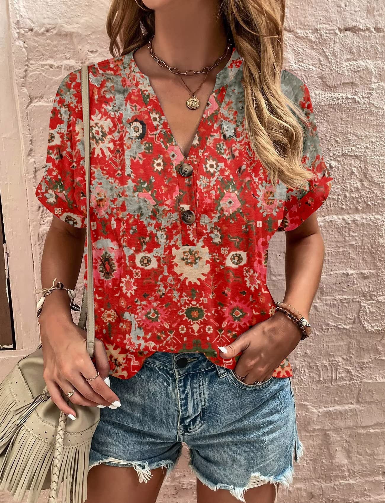 Bluse mit Knopfleiste | Florales Muster | Lässiger Stil