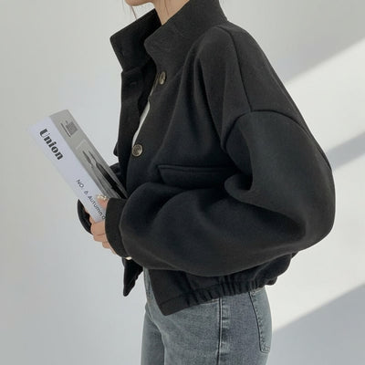 Audrey | Kurze Wolljacke Mit Stehkragen Und Lockerem Schnitt