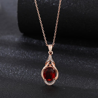 Friedhilde - Rubinrote Eleganz