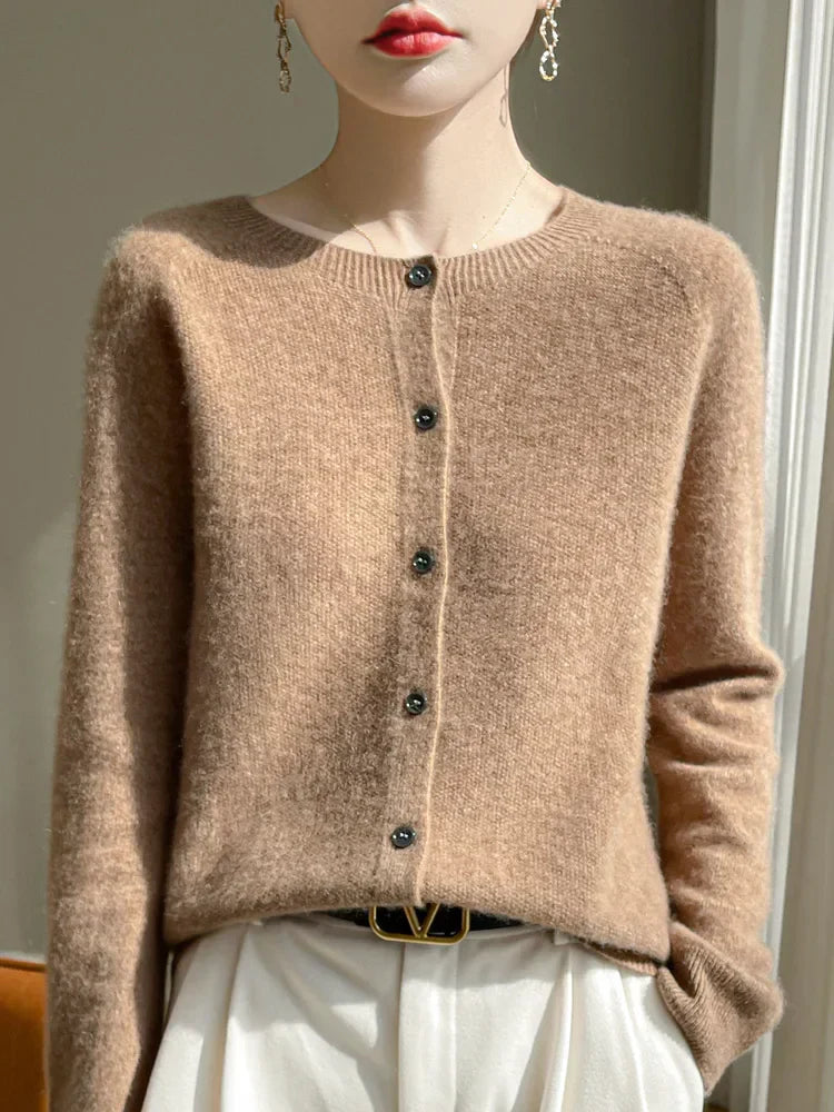 Gekürzte Strickjacke mit Knopfleiste für Frauen