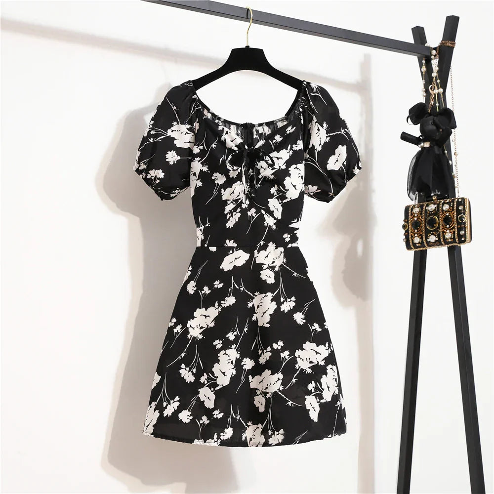 Barbara Blumenkleid | Luftiges Minikleid mit kurzen Ärmeln und Blumendruck für den Sommer