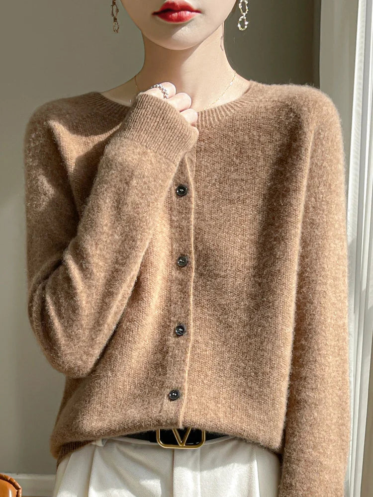Gekürzte Strickjacke mit Knopfleiste für Frauen