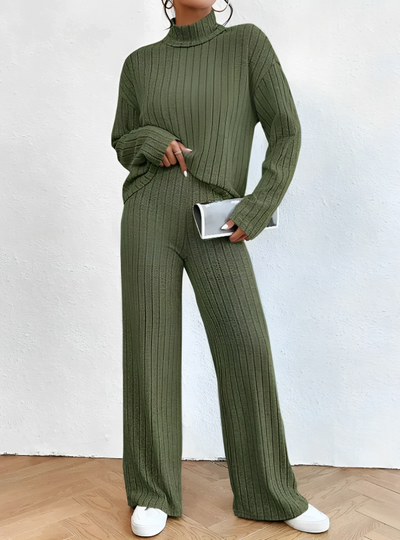 Damenstrickset mit hohem Kragen