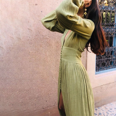 Maxikleid mit Stoffknöpfen | Tiefer V-Ausschnitt | Ballonärmel