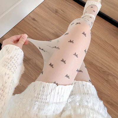 Stylische Damen-Strumpfhose im Herz- und Punkt-Stil