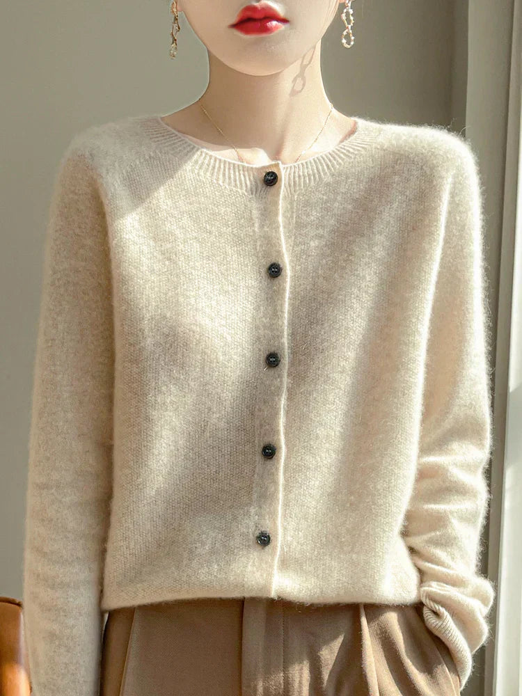 Gekürzte Strickjacke mit Knopfleiste für Frauen