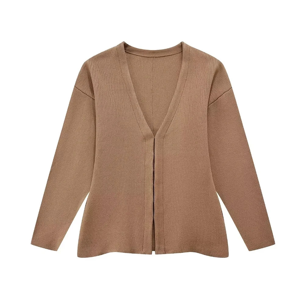 Strickjacke mit V-Ausschnitt | Schlichtes Design | Elegante Silhouette