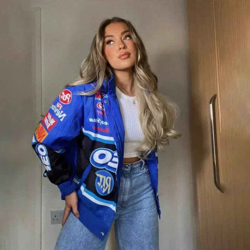 Freya | Varsity-Rennjacke mit Sponsor-Prints