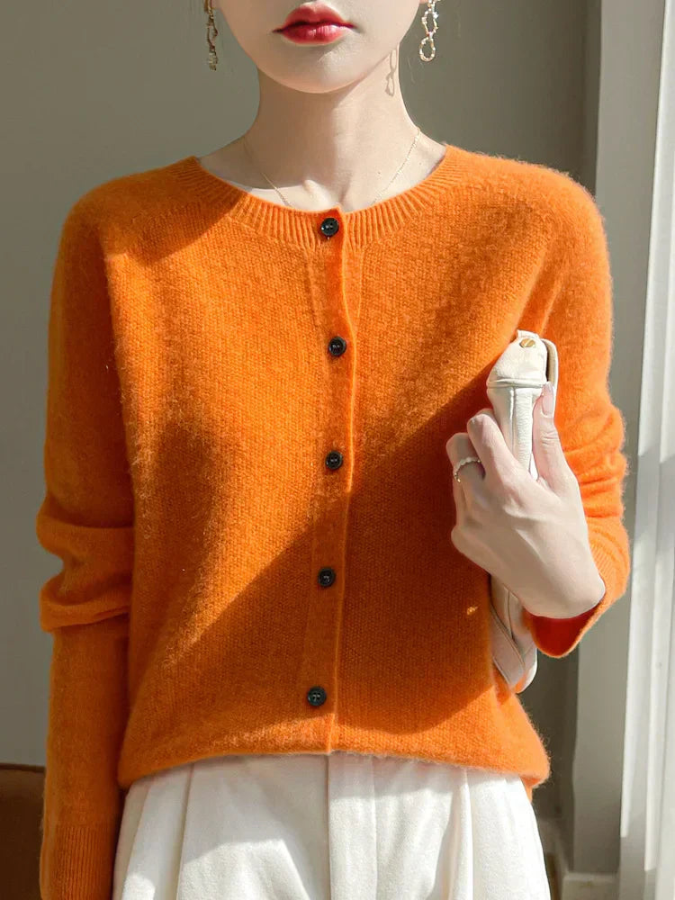 Gekürzte Strickjacke mit Knopfleiste für Frauen