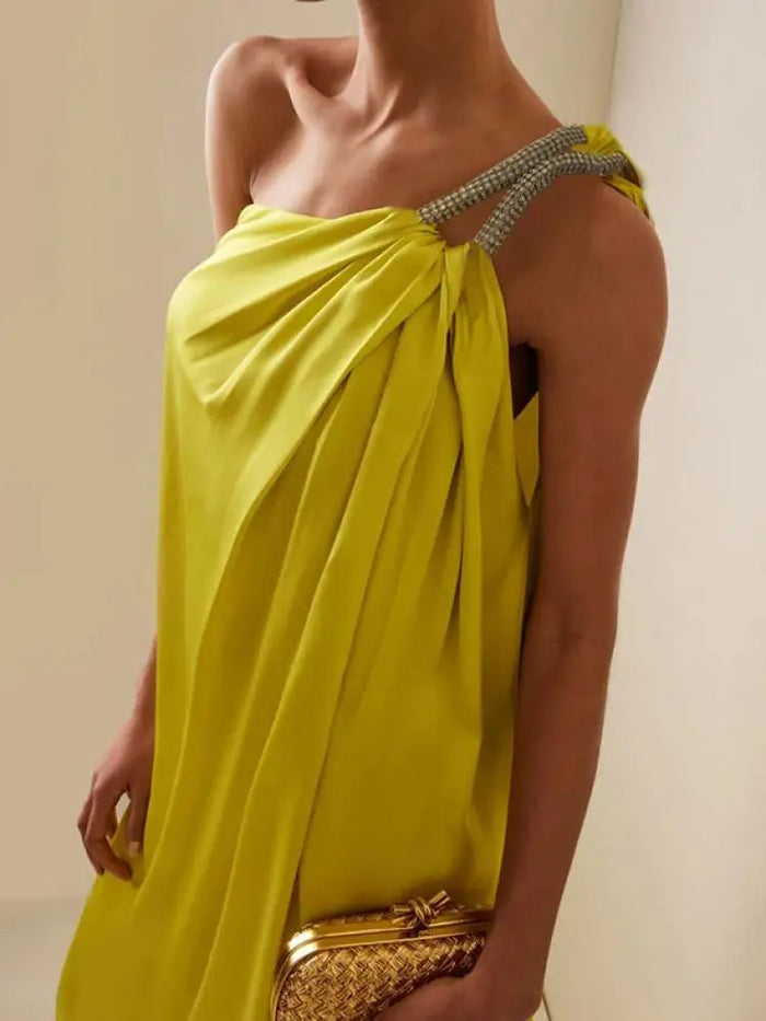 EleganceOne Asymmetrisches Maxikleid – Sophistiziertes Ein-Shoulder-Kleid