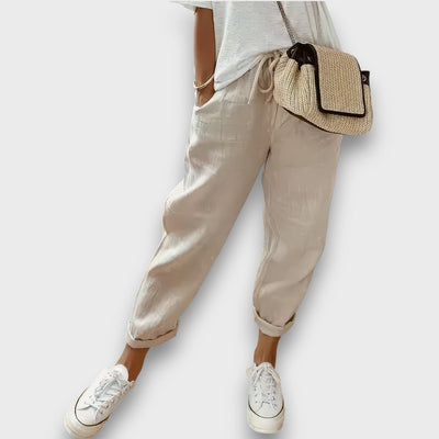 Lenja – Leichte Sommerhose mit künstlerischem Print