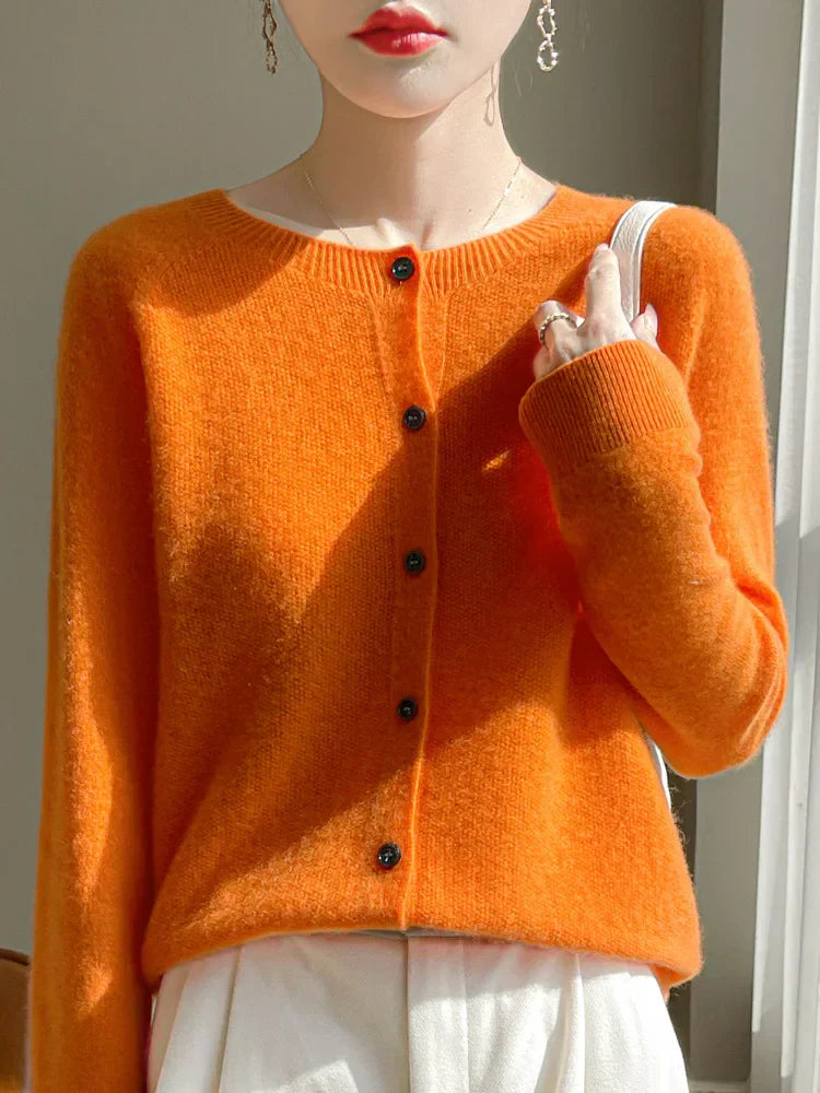 Gekürzte Strickjacke mit Knopfleiste für Frauen