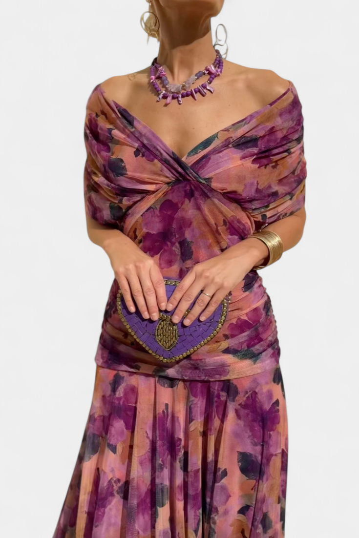 Alondra Maxikleid mit kreativem Blumenprint und V-Ausschnitt