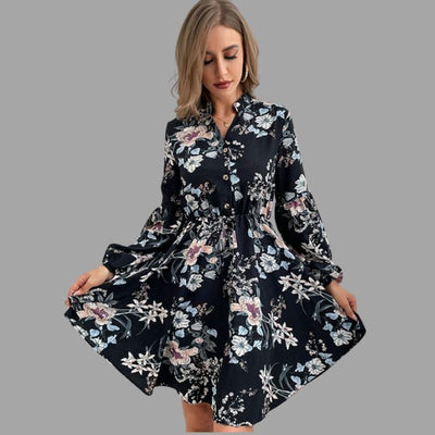Floral gemustertes Hemdkleid mit geraffter Taille