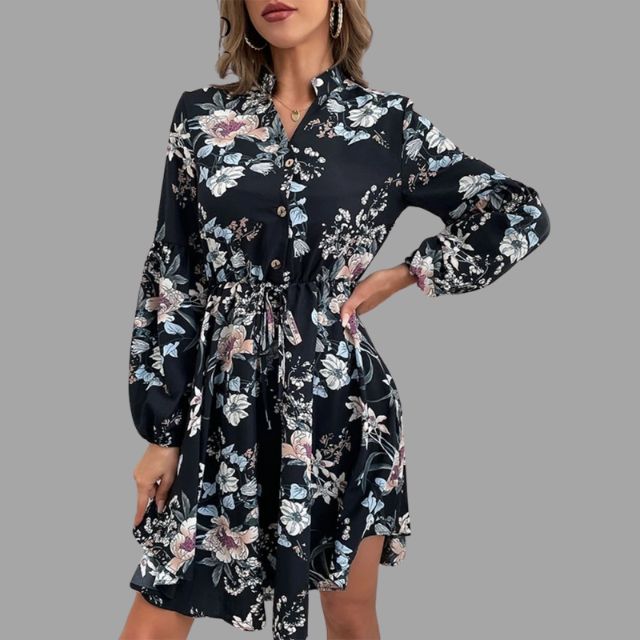 Floral gemustertes Hemdkleid mit geraffter Taille