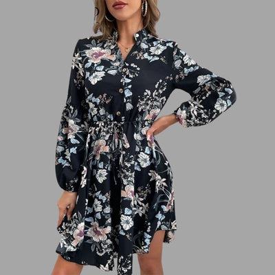Floral gemustertes Hemdkleid mit geraffter Taille