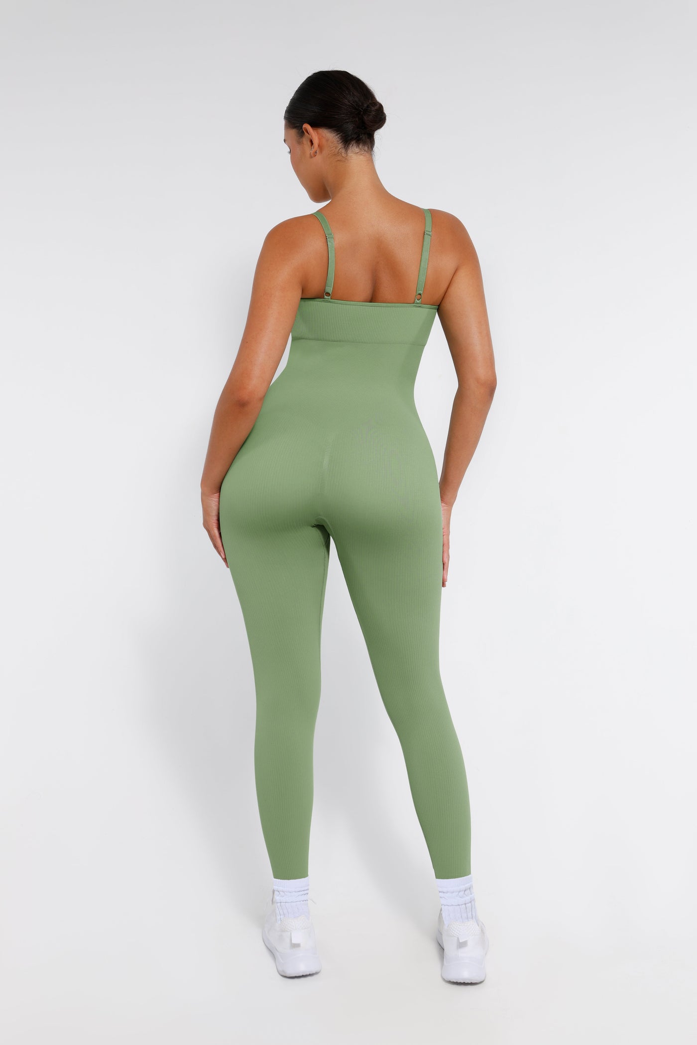 Nahtloser Shapewear-Jumpsuit mit Spaghettiträgern