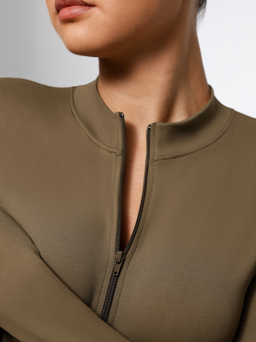 Langärmliger String-Bodysuit mit Reißverschluss