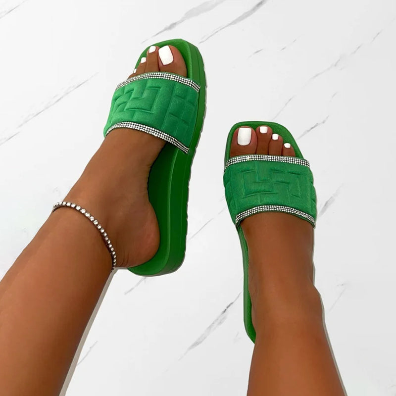 Pantolette für Damen - Trendige Badeschuhe für den Sommer 2024