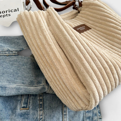 Malva – Weiche Schultertasche aus Velours