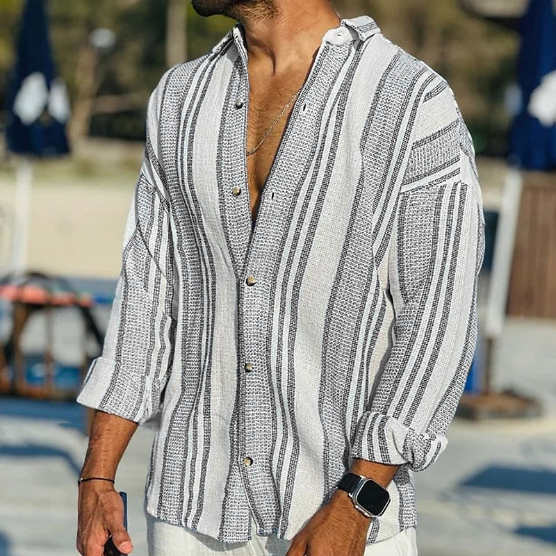 Stylisches Herren Hemd im gestreiften Muster für einen lässigen Look