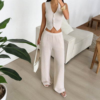 Wyra | Set aus Geknöpfter Weste & Ausgestellter Hose