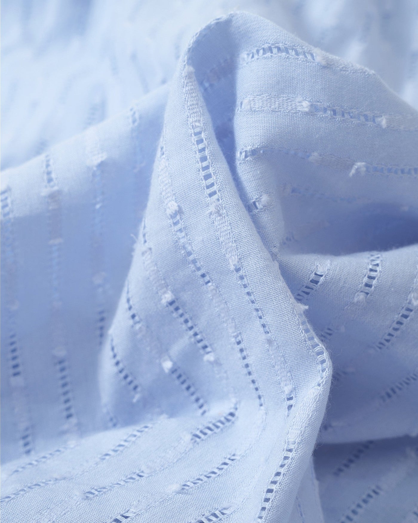 Lara™ | Kleid mit V-Ausschnitt und Rüschenärmeln