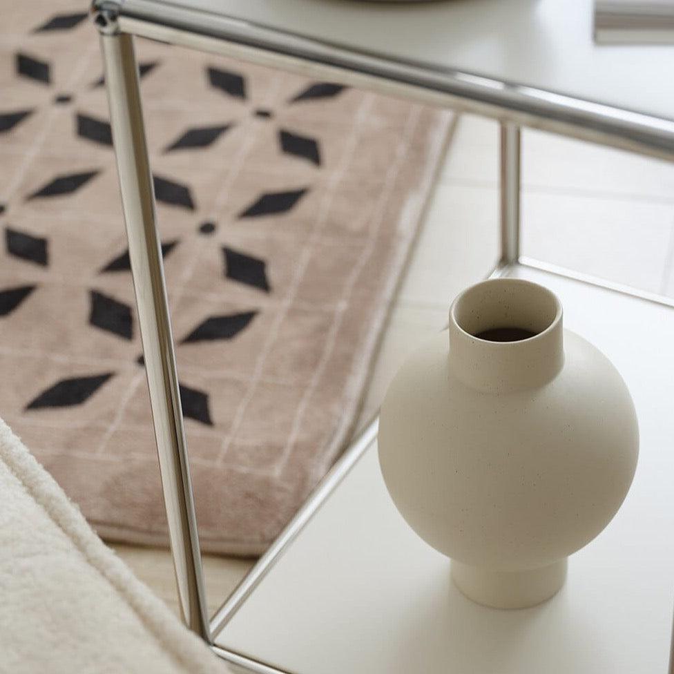 Serenity Curve Vase – Elegantes minimalistisches Design mit glatter, geschwungener Silhouette