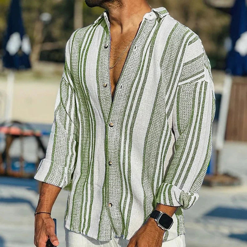 Stylisches Herren Hemd im gestreiften Muster für einen lässigen Look