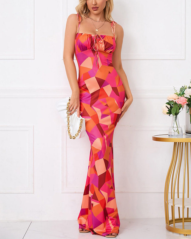 Maxikleid mit Blumenprint | Schmale Passform | Verspielte Trägerdetails