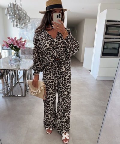 Yamila® | Bluse Freya Leo Braun Kurz