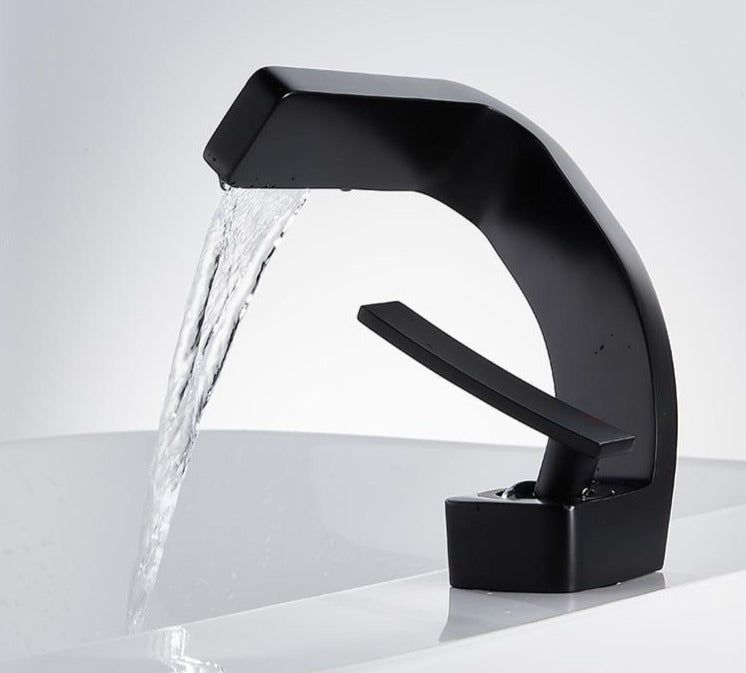 AquaArc Moderner Küchenwasserhahn