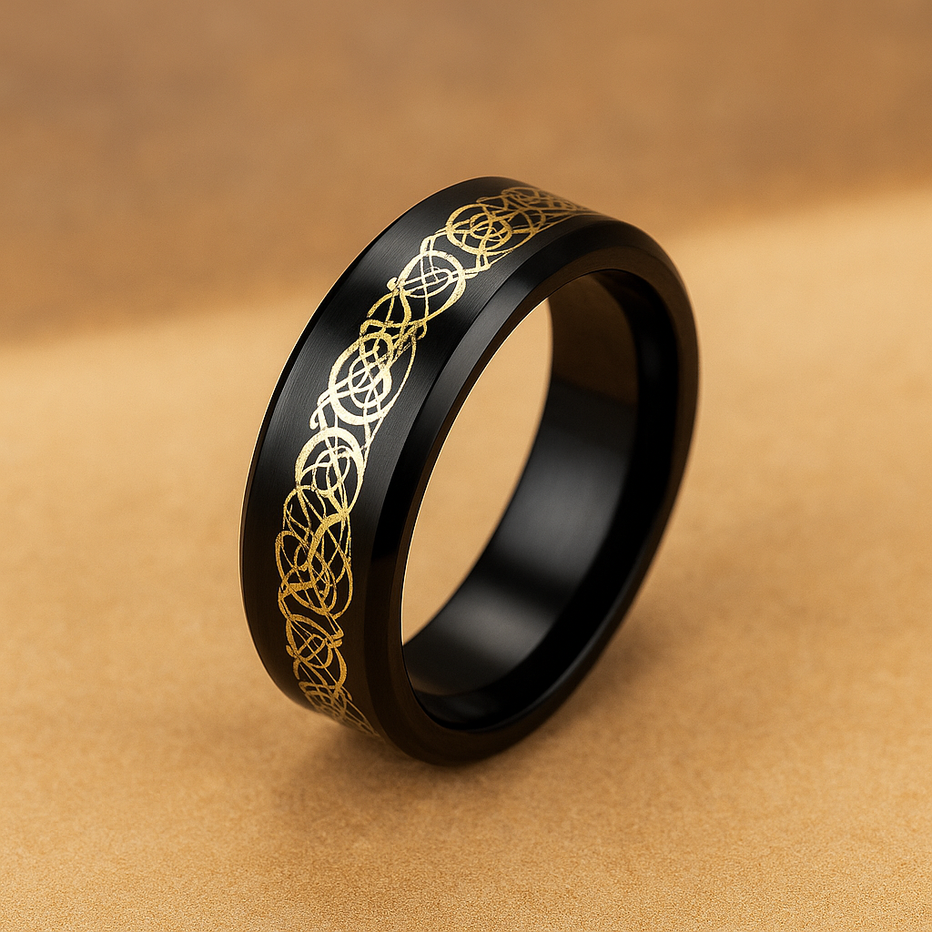 Kiran – Schwarzer Bandring mit Ornament