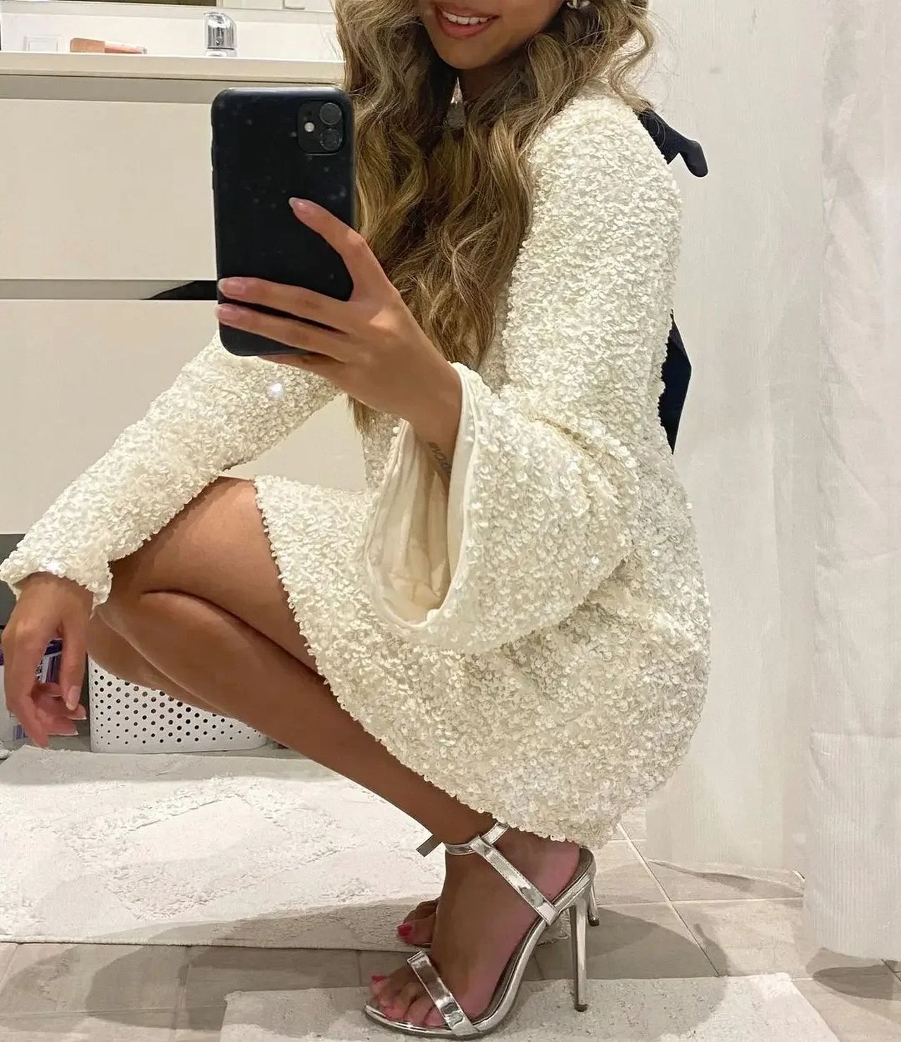 Izzy™ | Pailletten-Schleifenkleid